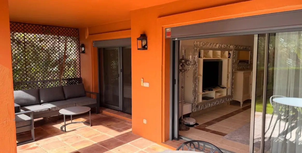 Sale of ground floor apartment in Estepona 7