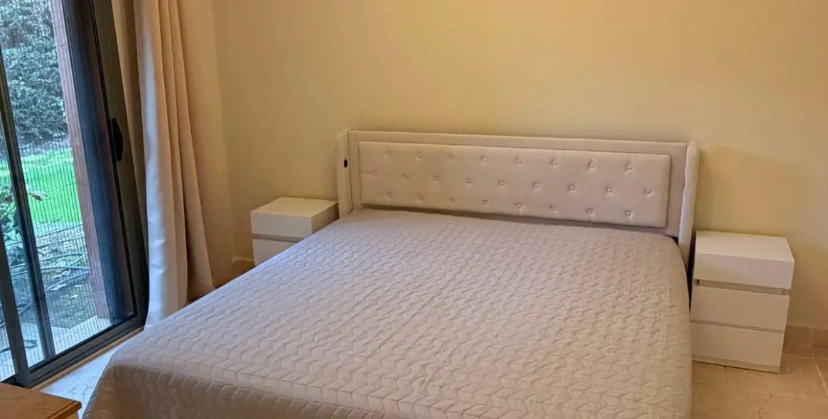 Sale of ground floor apartment in Estepona 11