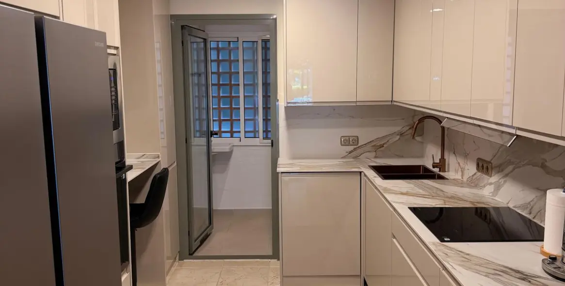 Sale of ground floor apartment in Estepona 13