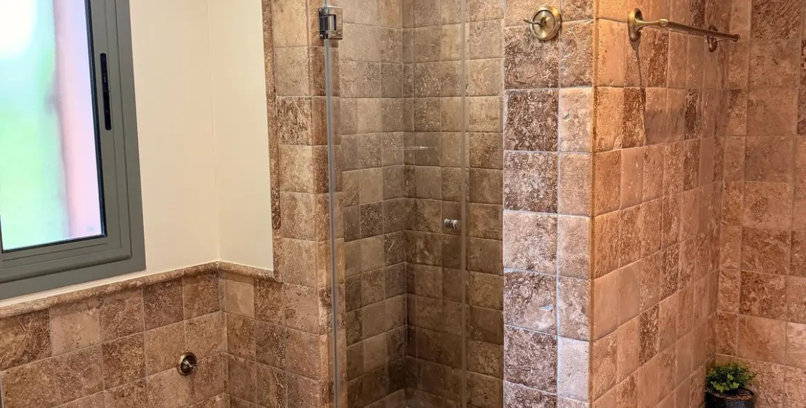 Sale of ground floor apartment in Estepona 17