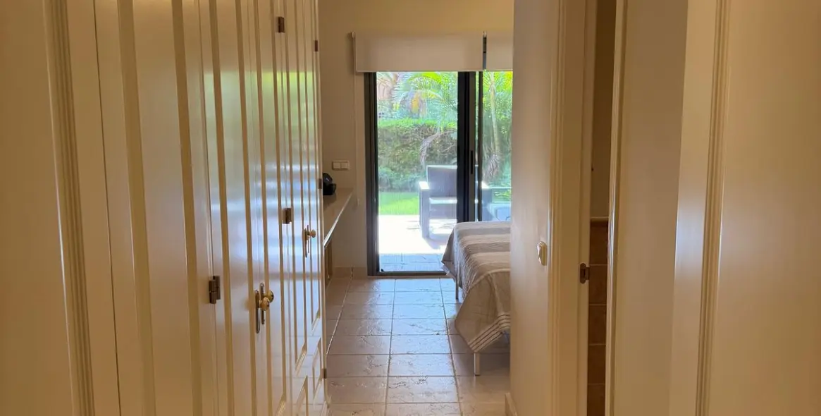 Sale of ground floor apartment in Estepona 19