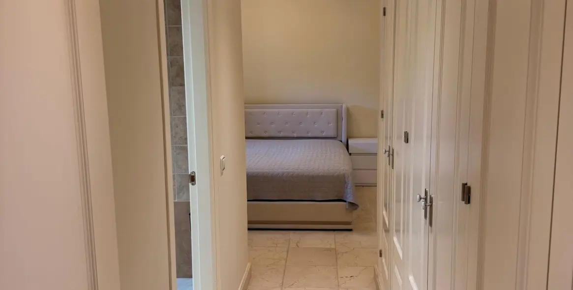 Sale of ground floor apartment in Estepona 21