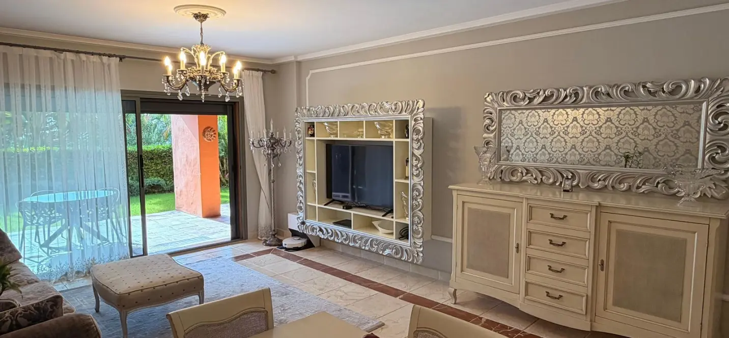 Продажа апартаментов на первом этаже в Estepona 4