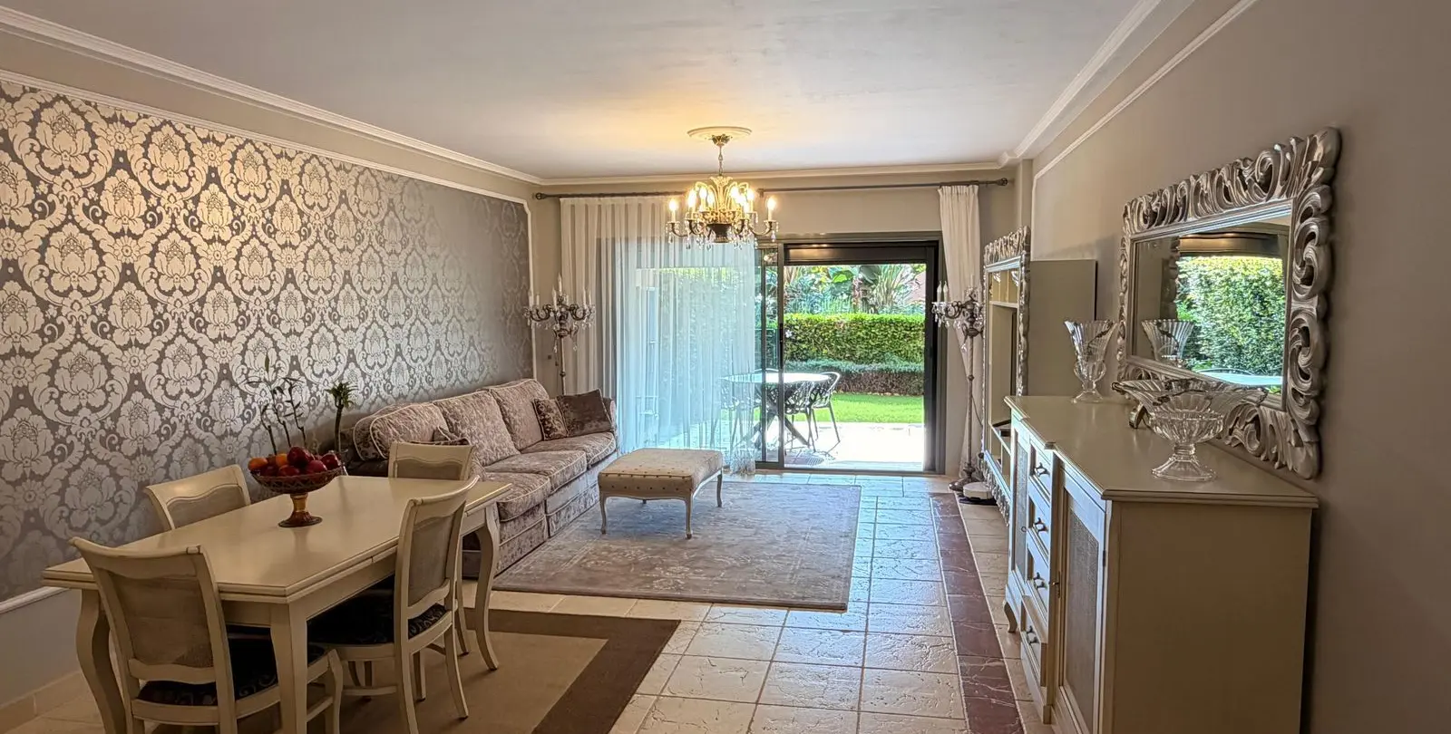 Продажа апартаментов на первом этаже в Estepona 6
