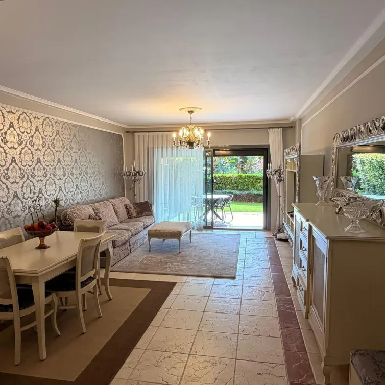 Продажа апартаментов на первом этаже в Estepona
