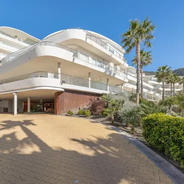 Sale of middle floor apartment in Benalmadena