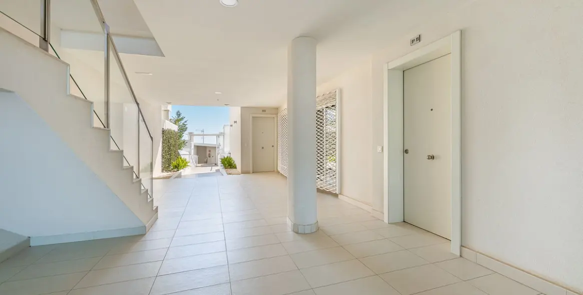 Sale of middle floor apartment in Benalmadena 5