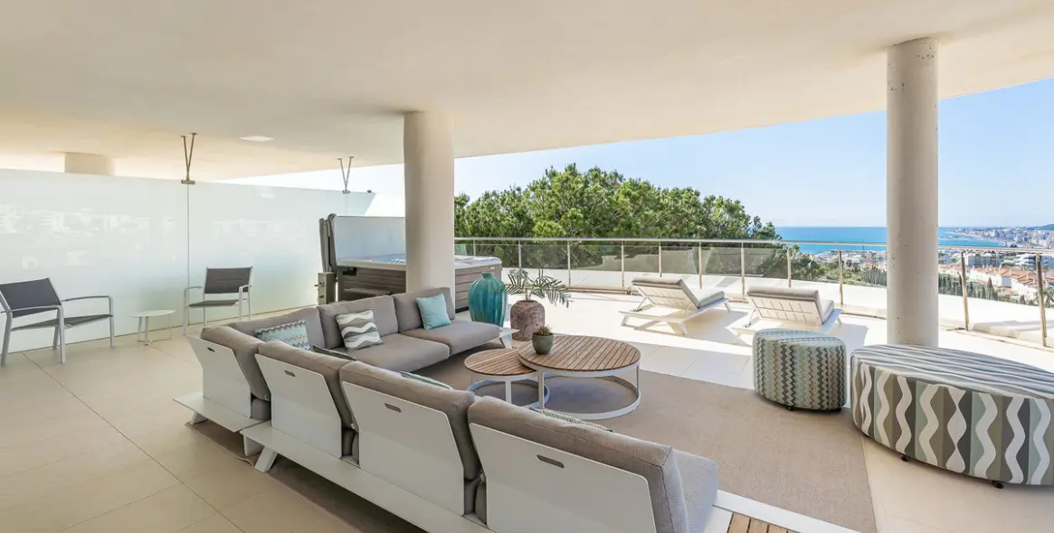 Sale of middle floor apartment in Benalmadena 10