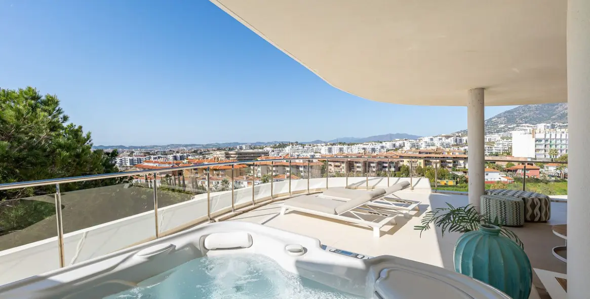 Sale of middle floor apartment in Benalmadena 13