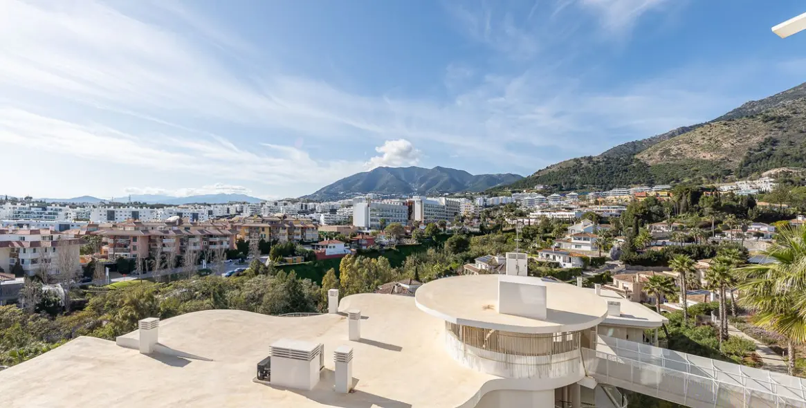 Sale of middle floor apartment in Benalmadena 16