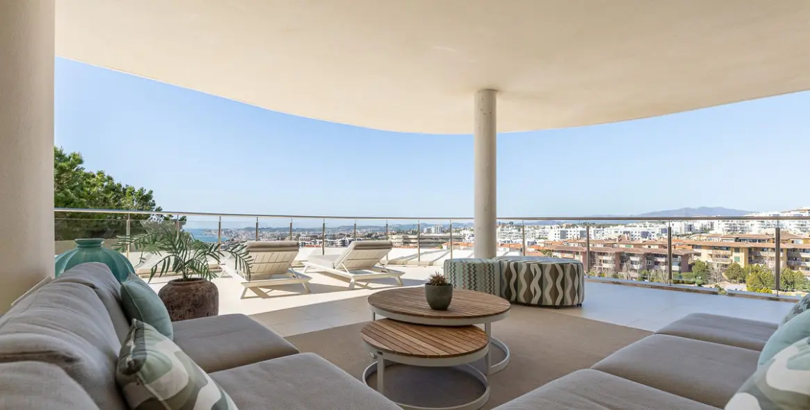 Sale of middle floor apartment in Benalmadena 17
