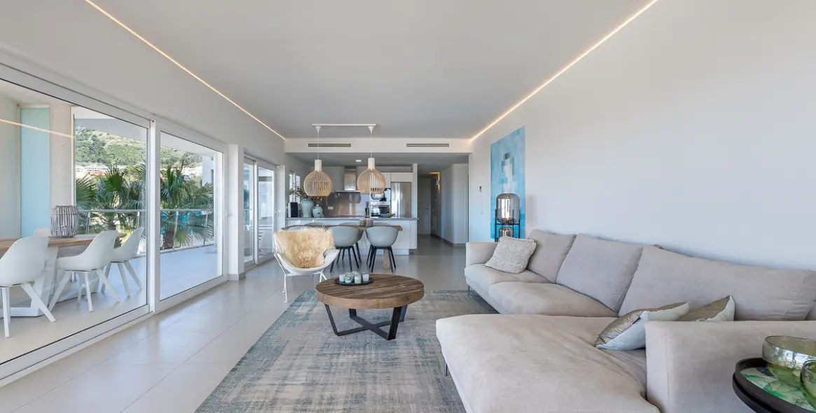 Sale of middle floor apartment in Benalmadena 23