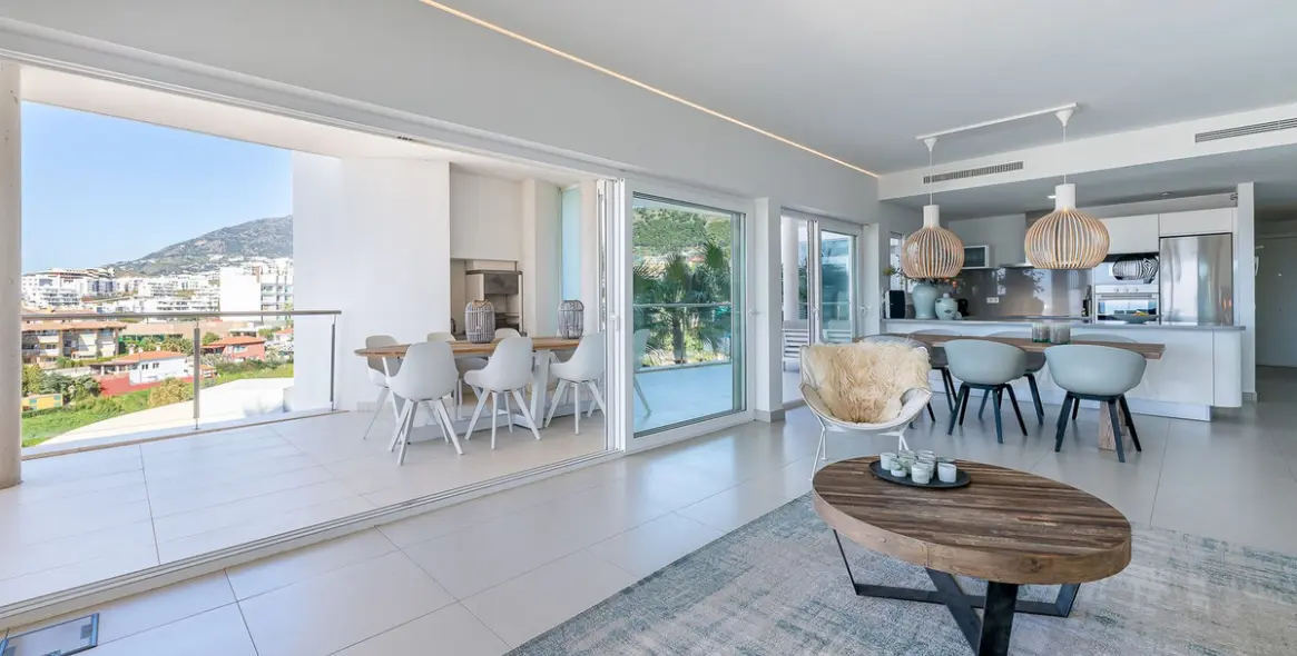 Sale of middle floor apartment in Benalmadena 24