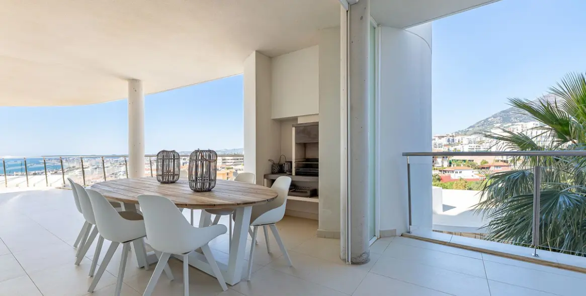 Sale of middle floor apartment in Benalmadena 27