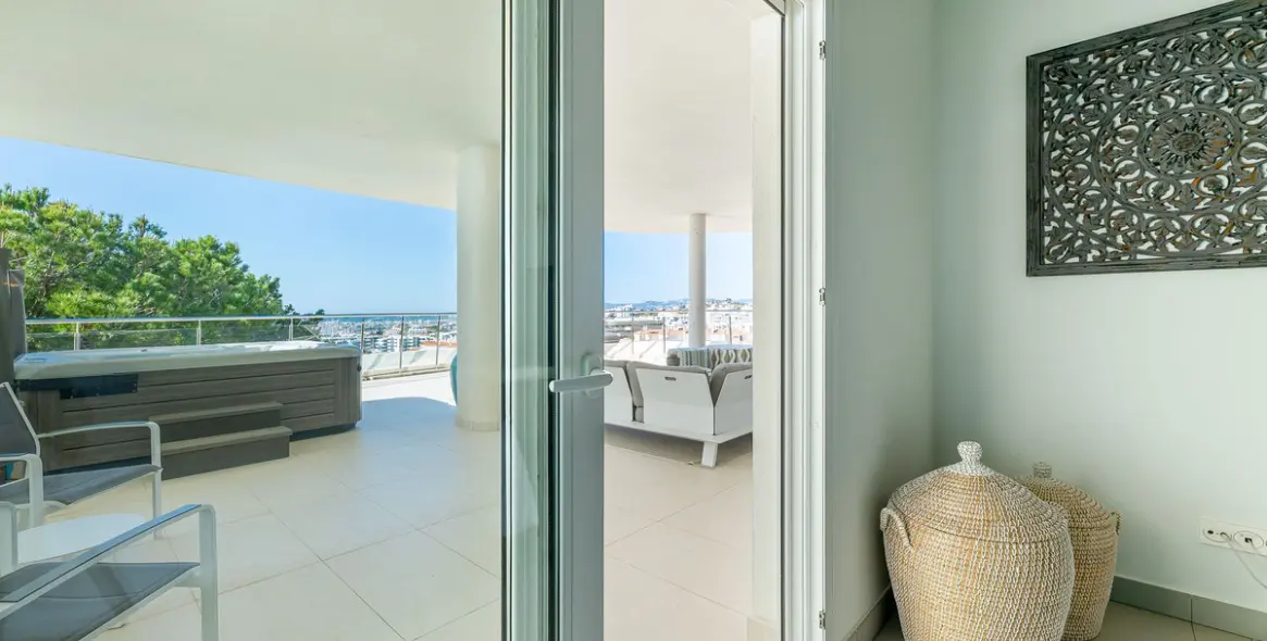 Sale of middle floor apartment in Benalmadena 39