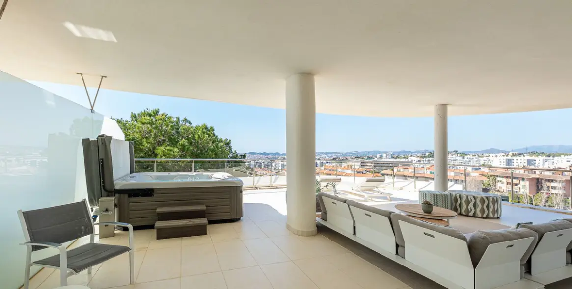Sale of middle floor apartment in Benalmadena 40