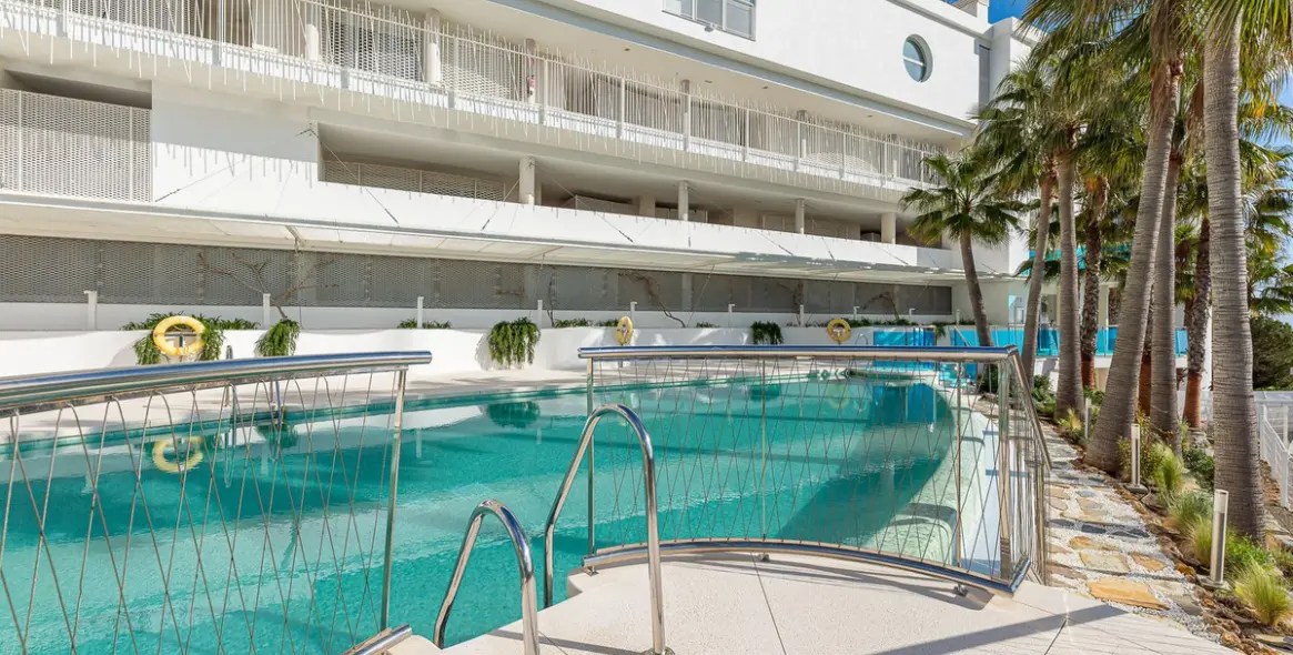 Sale of middle floor apartment in Benalmadena 51