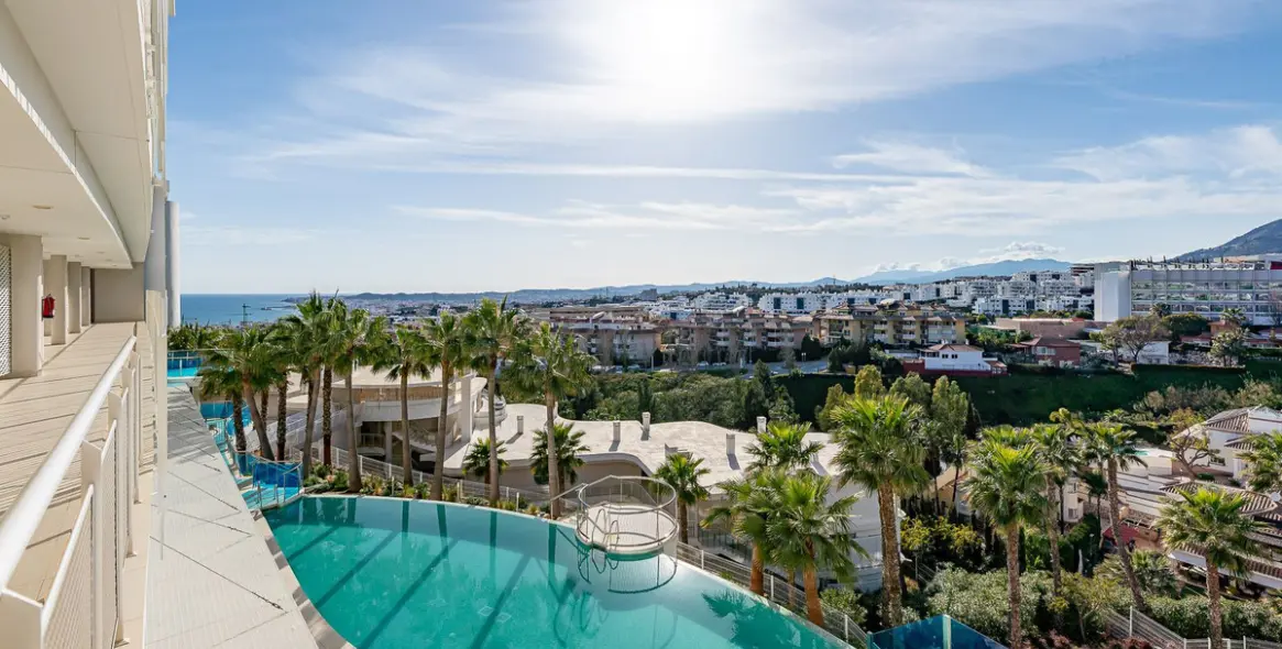 Sale of middle floor apartment in Benalmadena 52