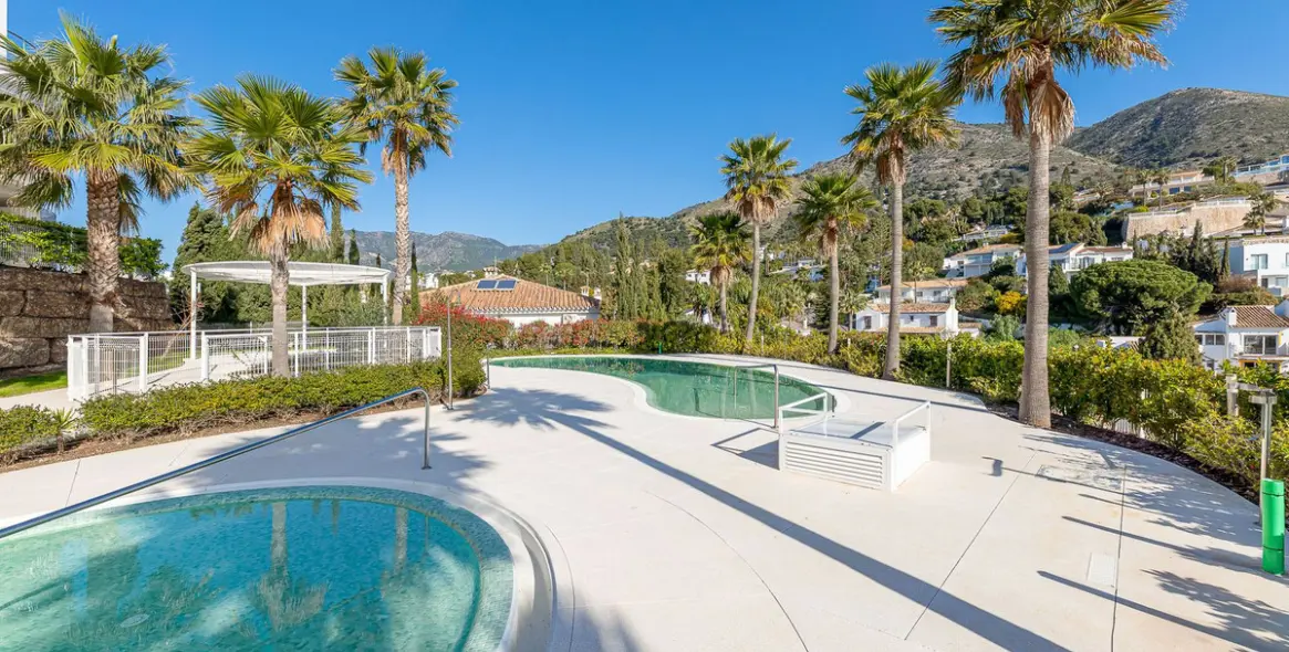 Sale of middle floor apartment in Benalmadena 61