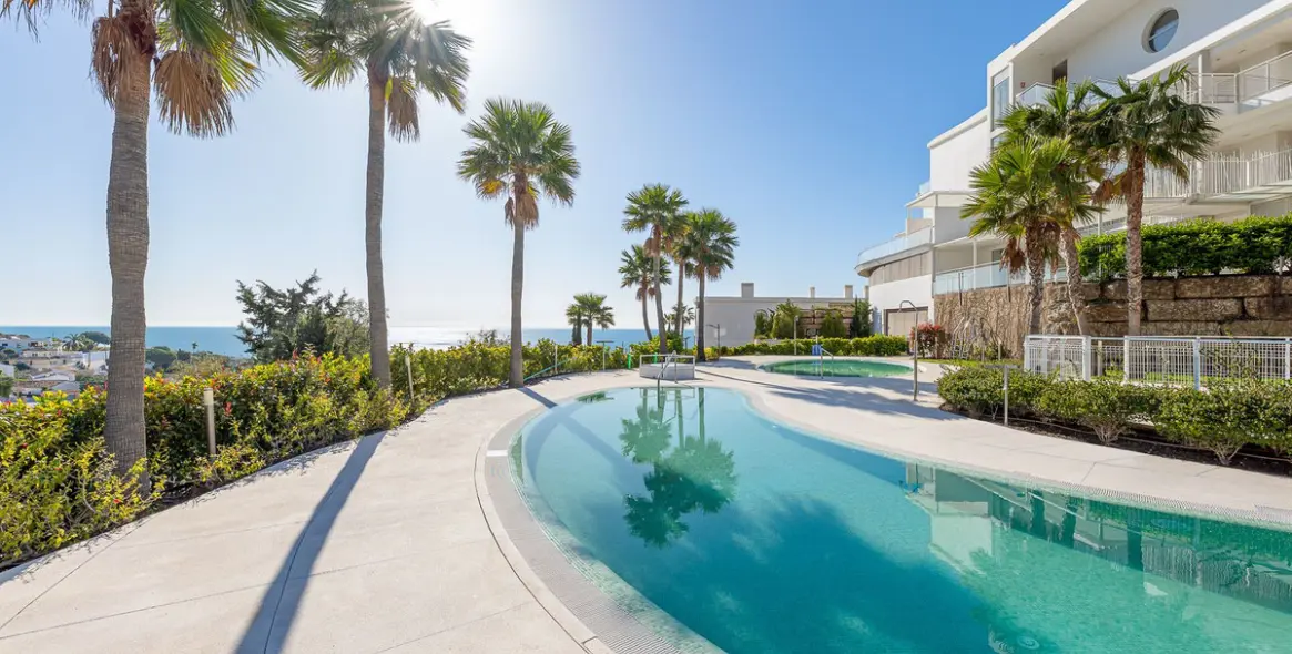 Sale of middle floor apartment in Benalmadena 63