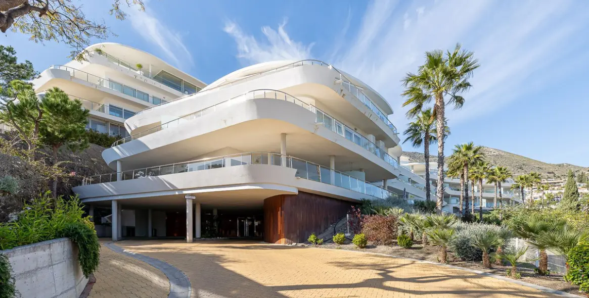 Sale of middle floor apartment in Benalmadena 67