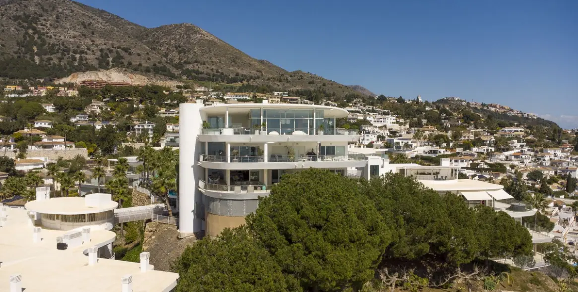 Sale of middle floor apartment in Benalmadena 73