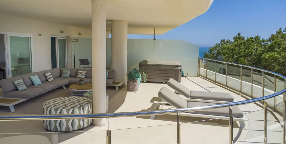 Sale of middle floor apartment in Benalmadena 76