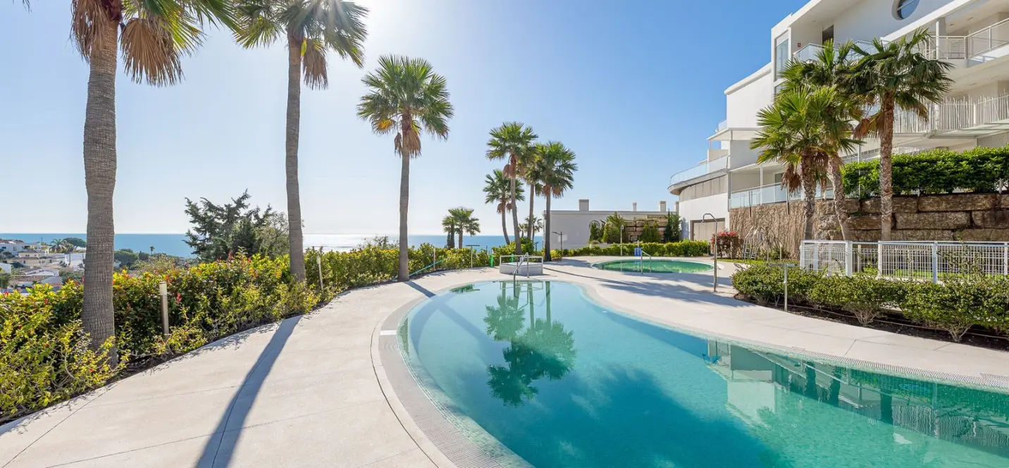 Venta de apartamento en planta media en Benalmadena 0