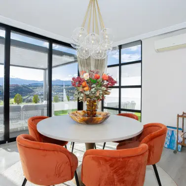 Продажа апартаментов на первом этаже в Benahavís