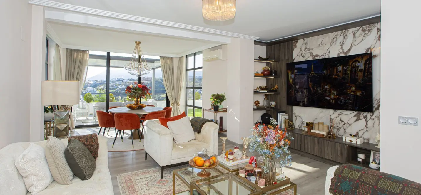 Sale of ground floor apartment in Benahavís 0