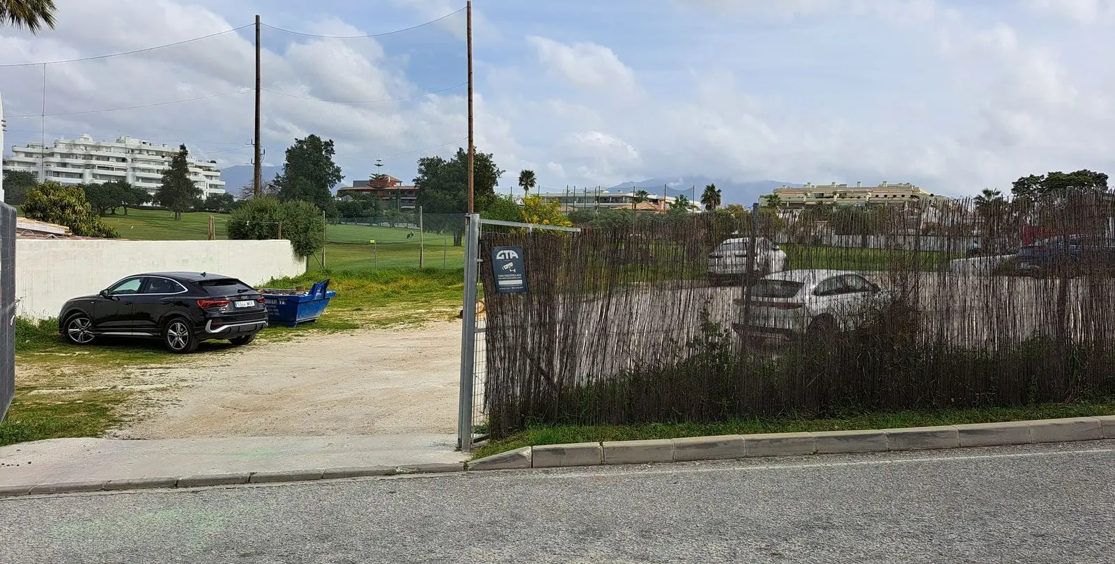 Venta de parcela residencial en Guadalmina Alta 4