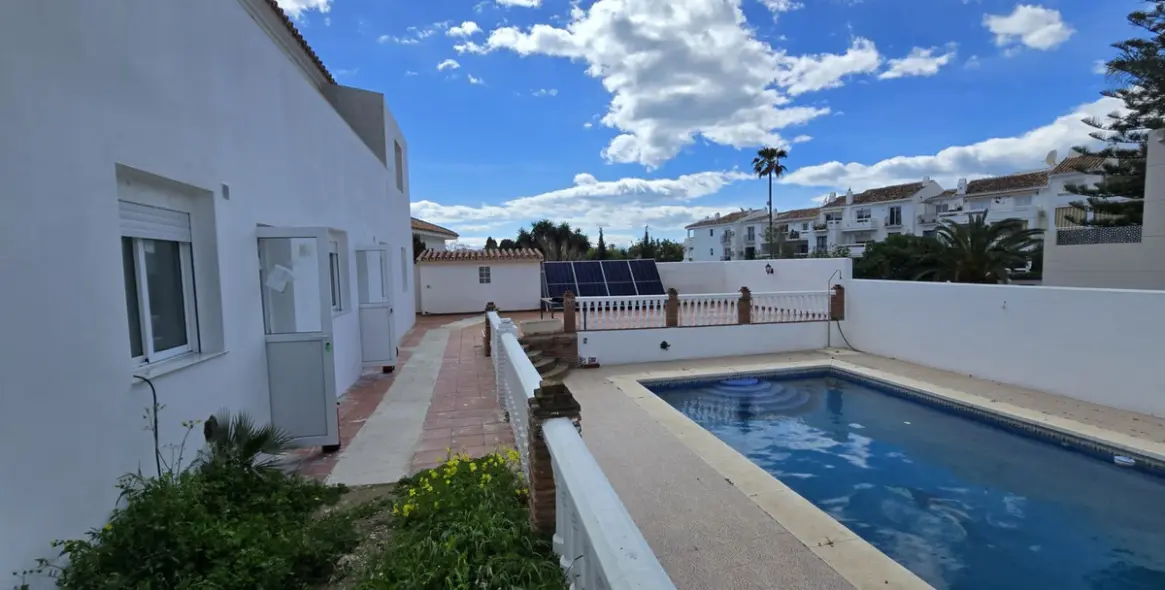Sale of detached villa in Riviera del Sol 17