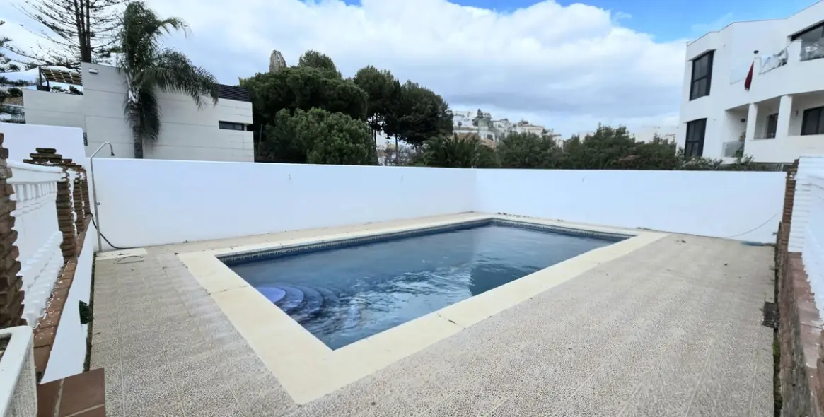 Sale of detached villa in Riviera del Sol 26