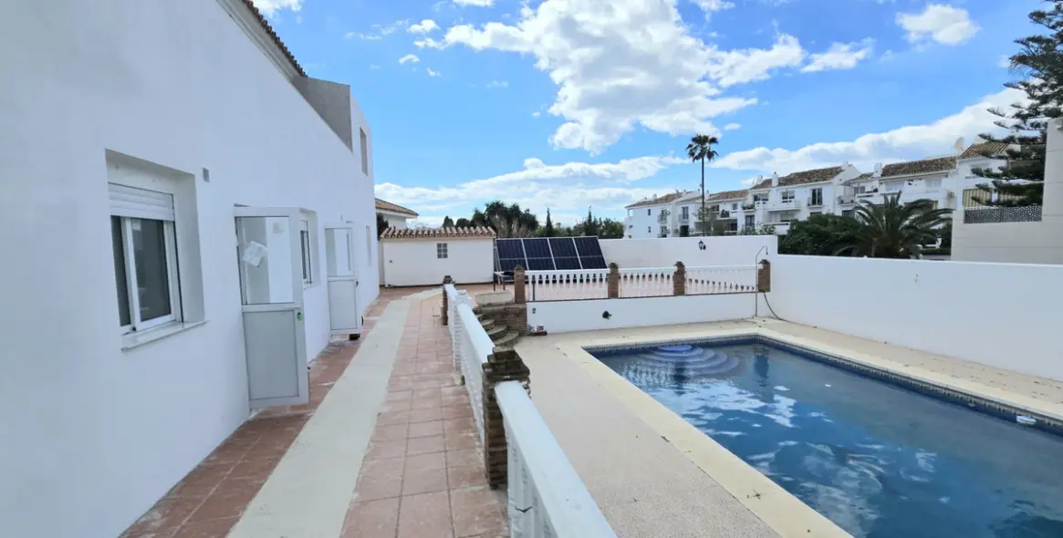 Sale of detached villa in Riviera del Sol 29