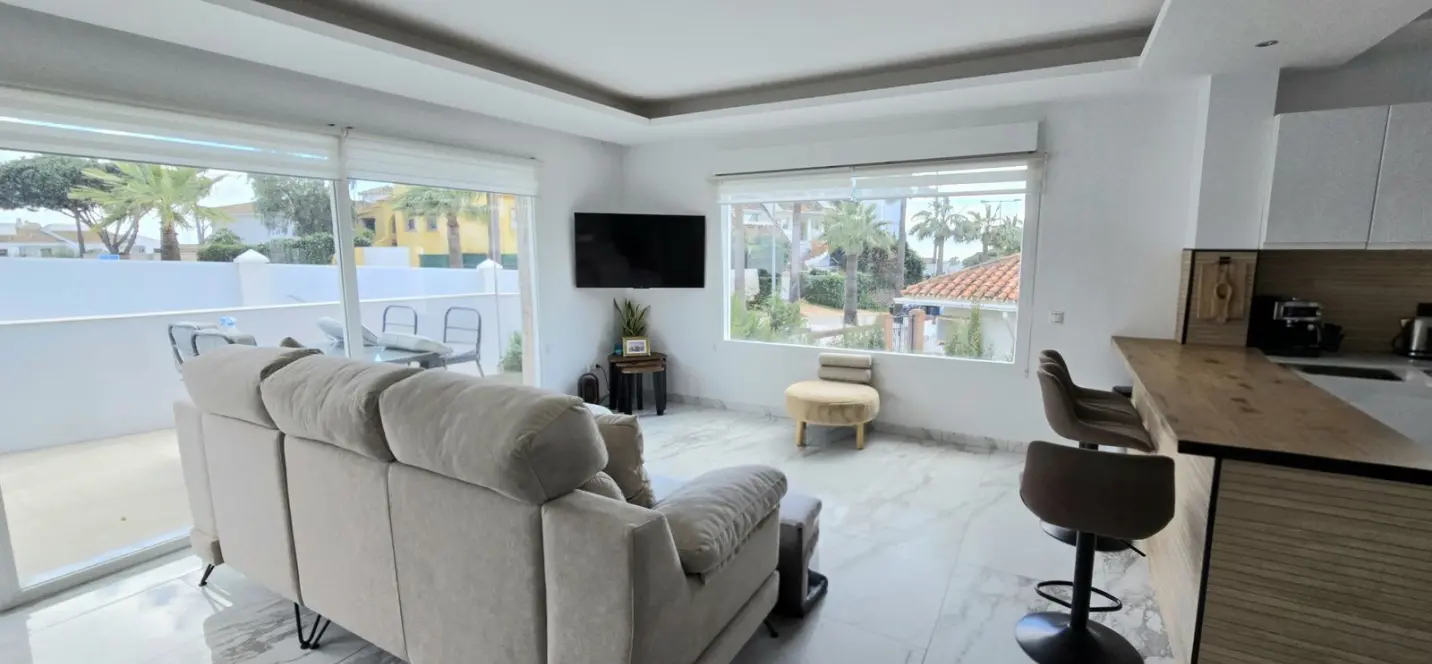 Sale of detached villa in Riviera del Sol 2