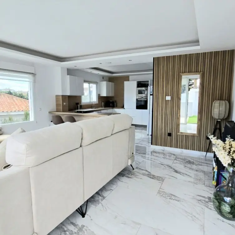 Sale of detached villa in Riviera del Sol