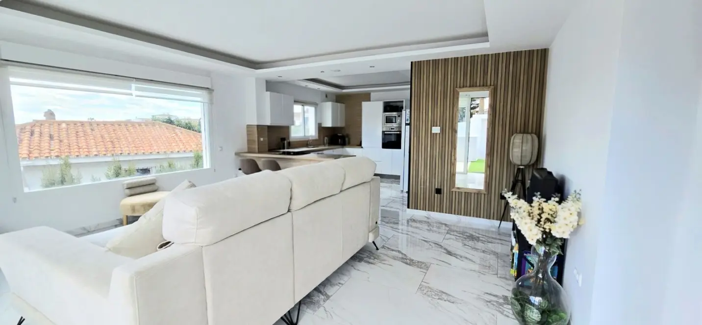 Sale of detached villa in Riviera del Sol 3