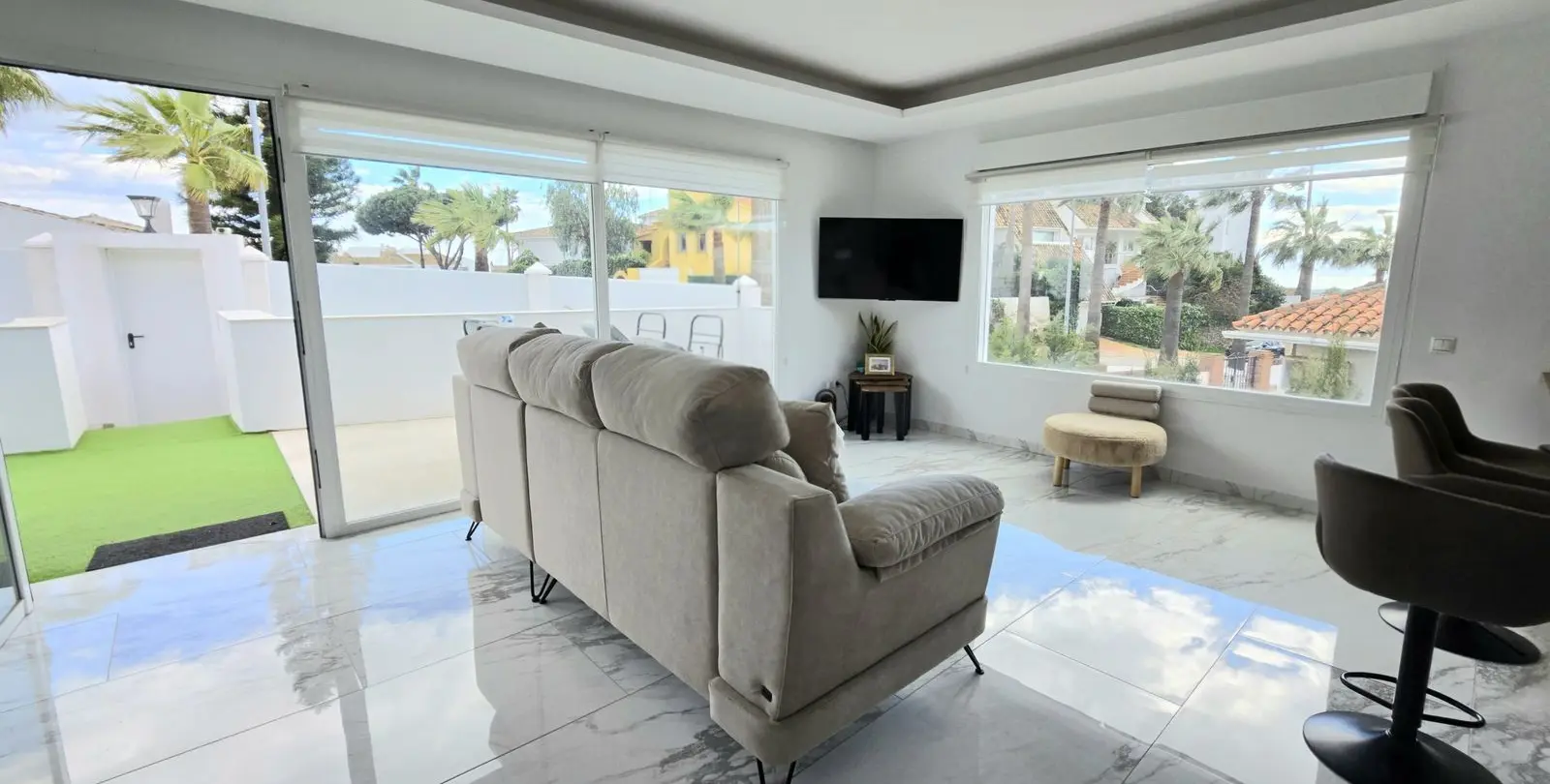 Продажа  отдельно стоящей виллы в Riviera del Sol 5