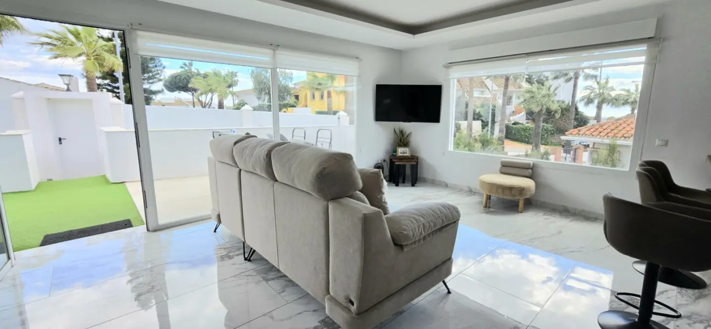 Sale of detached villa in Riviera del Sol 4