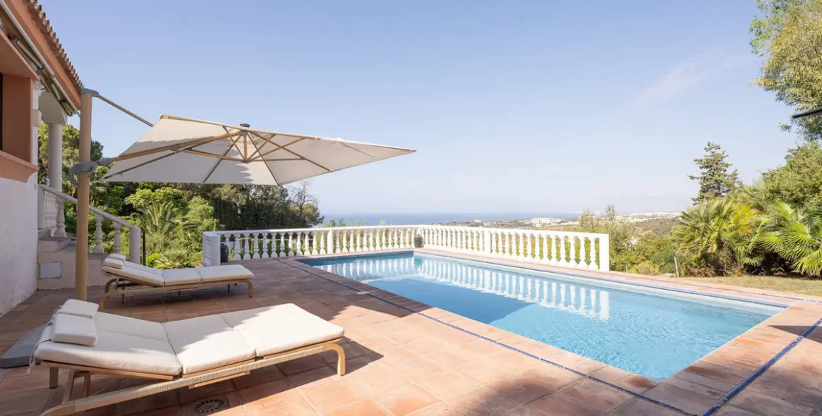 Sale of detached villa in El Rosario 1