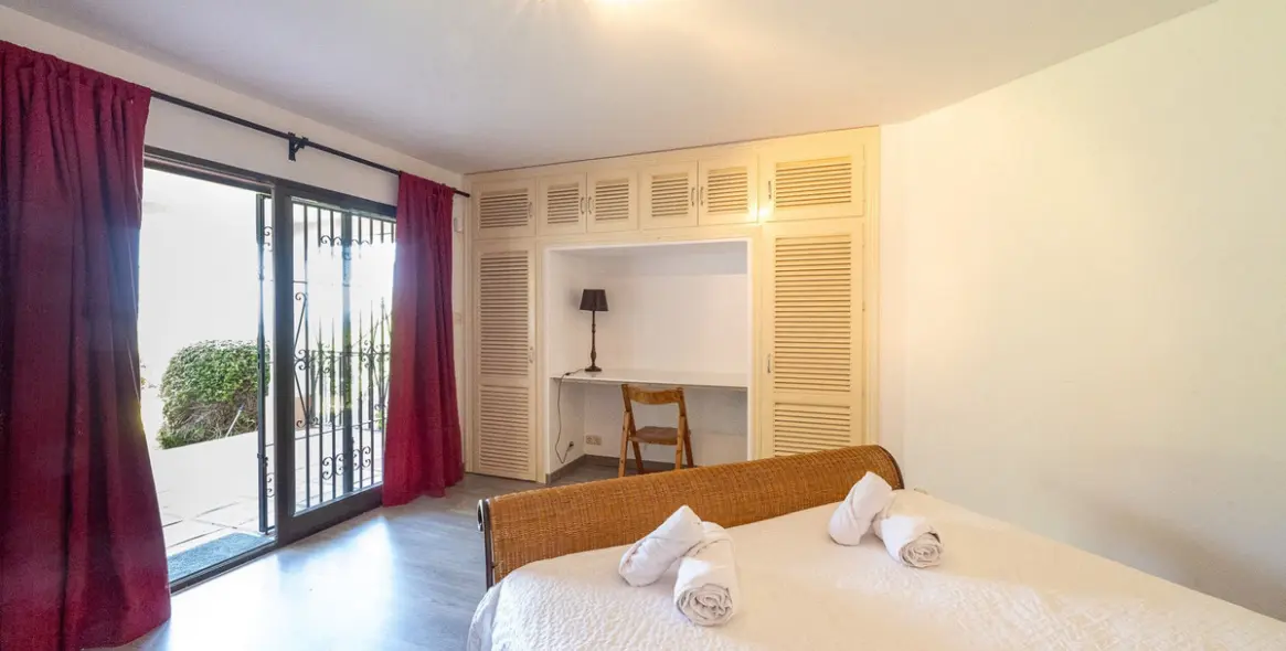 Sale of detached villa in El Rosario 22