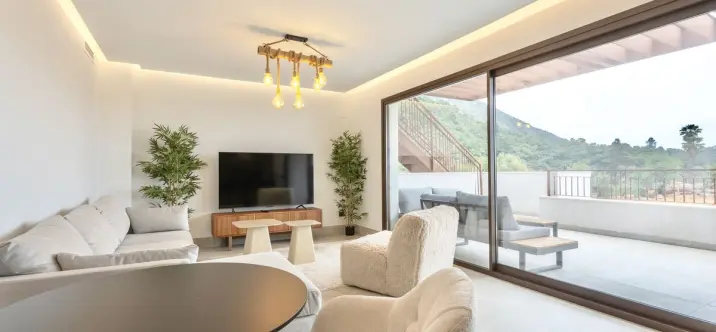 Долгосрочная аренда двухуровневого пентхауса в Cerros del Aguila 1