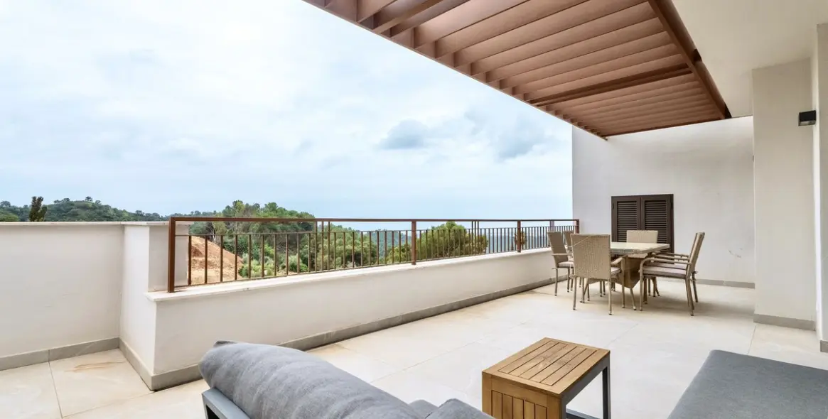 Долгосрочная аренда двухуровневого пентхауса в Cerros del Aguila 27