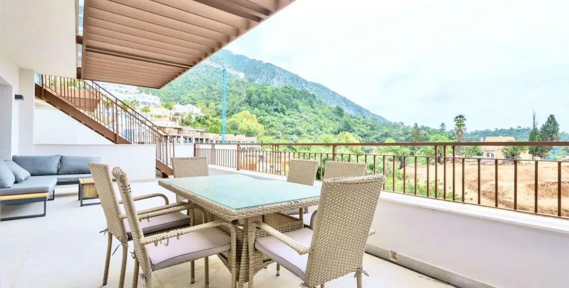 Долгосрочная аренда двухуровневого пентхауса в Cerros del Aguila 30