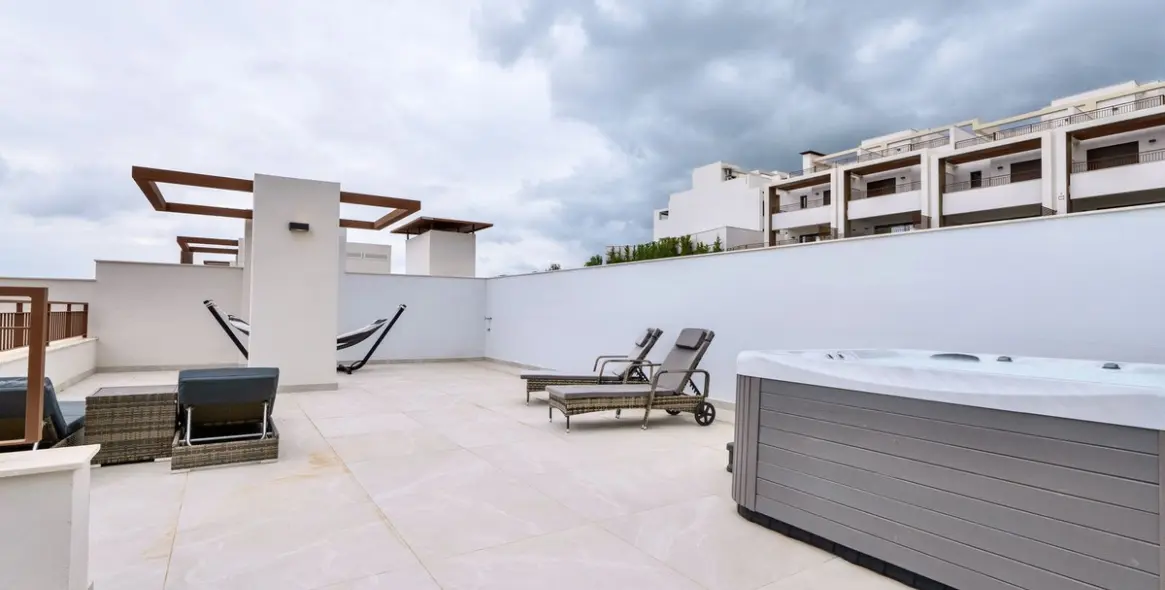 Долгосрочная аренда двухуровневого пентхауса в Cerros del Aguila 32