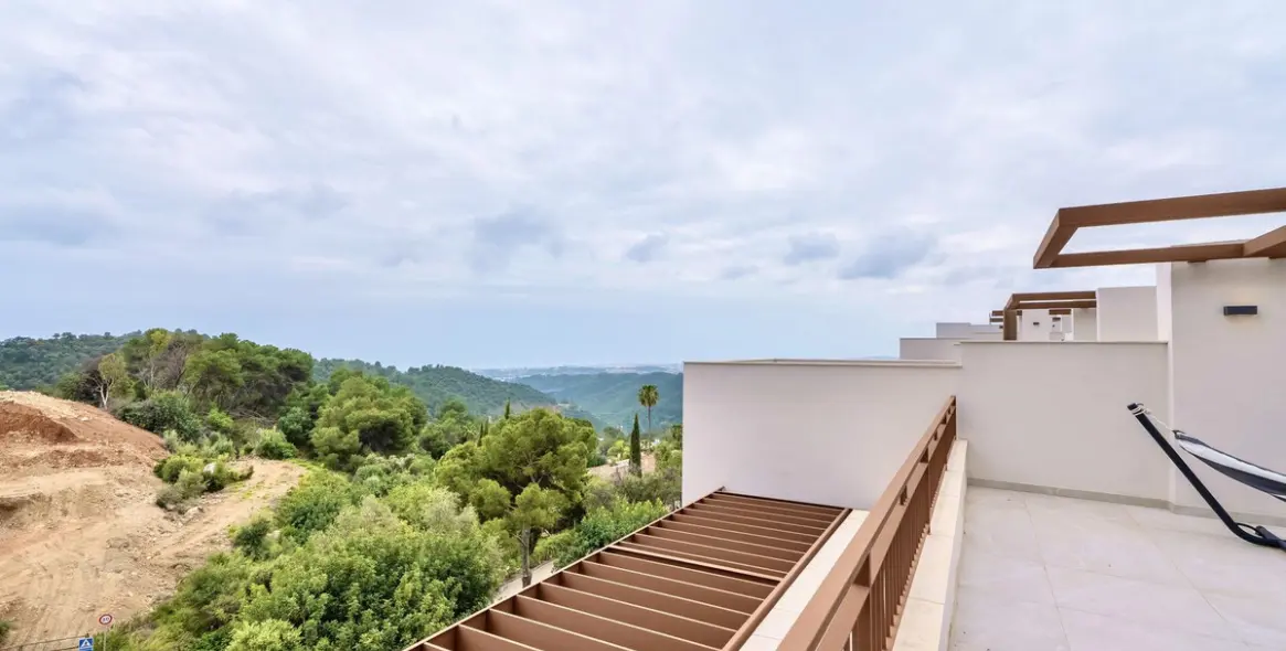 Долгосрочная аренда двухуровневого пентхауса в Cerros del Aguila 33