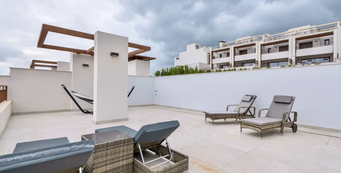 Долгосрочная аренда двухуровневого пентхауса в Cerros del Aguila 34