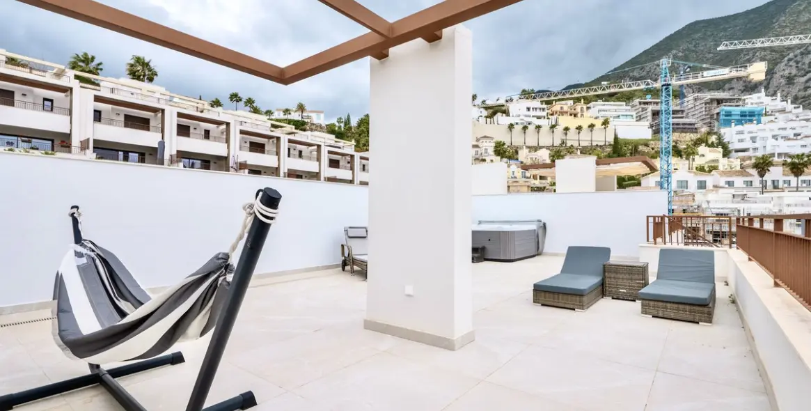 Долгосрочная аренда двухуровневого пентхауса в Cerros del Aguila 36