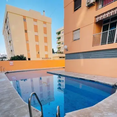 Sale of middle floor apartment in Fuengirola