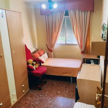 Sale of middle floor apartment in Fuengirola